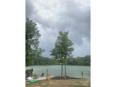 (private lake, pond, creek) Home Active Under Con in Sharon South Carolina