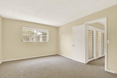 Rare 1st floor 2 bedroom, 2 bathroom condo with in unit laundry - photo 25