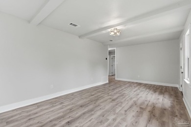Charming and completely renovated 3-bedroom, 2-bath home on a - photo 6
