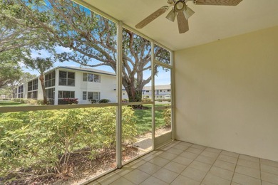 Rare 1st floor 2 bedroom, 2 bathroom condo with in unit laundry - photo 36