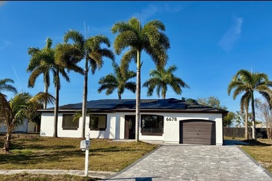 Northport Waterway Lakes and Canals Home For Sale in North Port Florida