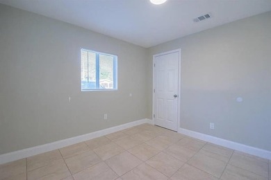 This stunning duplex in Fort Pierce has been fully renovated - photo 12