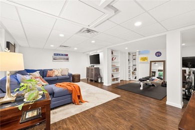 Esthetically pleasing 3 bedroom, 2 full bathroom pristine ranch - photo 15