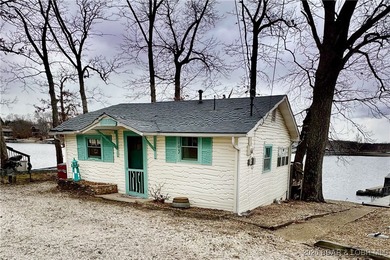 Lake of the Ozarks Home For Sale in Sunrise Beach Missouri