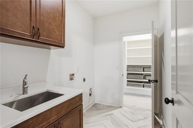 *LARGE PRICE ADJUSTMENT* Absolute perfect 10! Rare FOUR BEDROOM - photo 26