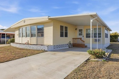 Welcome to your own little peace of paradise. Back on the market - photo 3
