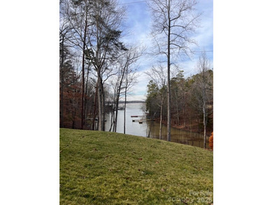 MOTIVATED SELLER! and WATERFRONT-DOCKABLE LOT! This 5 bedroom - photo 3