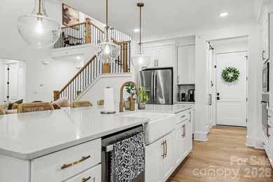 MOTIVATED SELLER! and WATERFRONT-DOCKABLE LOT! This 5 bedroom - photo 7