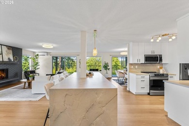 Welcome to 311, the largest unit at Lake Oswego Terraces! Fully - photo 5