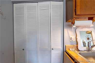 Super cute TOP FLOOR UNIT WITH BOAT SLIP! This is a great