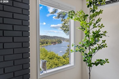 Welcome to 311, the largest unit at Lake Oswego Terraces! Fully - photo 8