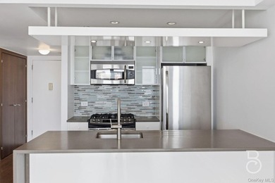 Welcome home to this luxury condo on 30th Avenue, right in the - photo 8