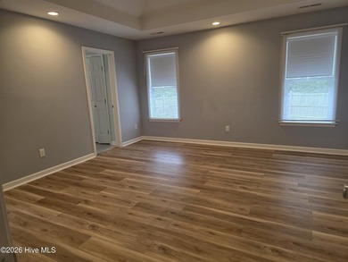 Welcome to this beautifully maintained 3-bedroom, 2-bath home - photo 11