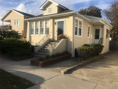 Live the Beachside lifestyle in Long Beach with this beautifully - photo 1