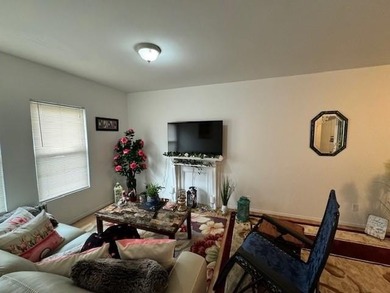 2 Family in Prime Bay Ridge - C8-2 Zoning, Lot is 20 x 75 - photo 3