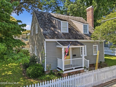 Own a piece of New Bern history with this charming 2-bedroom, 1 - photo 3