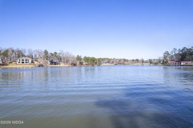 Welcome to 291 Jule Ingram Rd NE on beautiful Lake Sinclair - photo 4