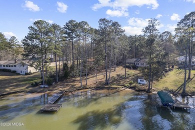 Welcome to 291 Jule Ingram Rd NE on beautiful Lake Sinclair - photo 8