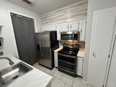 Charming one-bedroom condominium in the desirable Riverwalk - photo 3