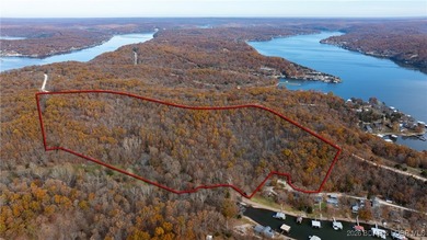 Interested in having BOTH acreage AND lake? This property - photo 9