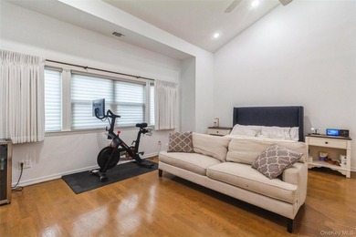 Beautiful townhouse condo offering comfort and convenience. This - photo 11