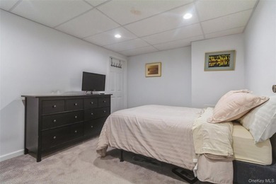 Beautiful townhouse condo offering comfort and convenience. This - photo 19