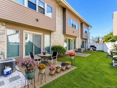 Beautiful townhouse condo offering comfort and convenience. This - photo 26