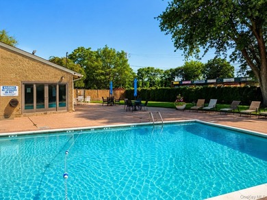 Beautiful townhouse condo offering comfort and convenience. This - photo 28