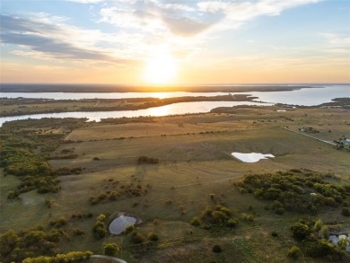 Lake Acreage For Sale in Valley View, Texas