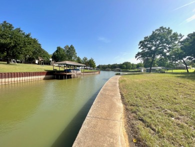Beautiful waterfront lot in Rustling Oaks! - Lake Acreage For Sale in Streetman, Texas