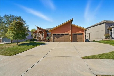 Lake Home For Sale in Lees Summit, Missouri