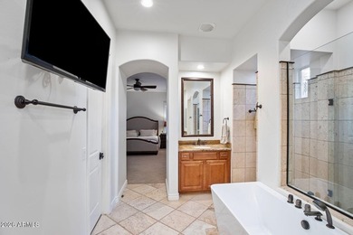 RESORT STYLE LIVING IN GATED WATERMARK AT OCOTILLO! This quality - photo 34