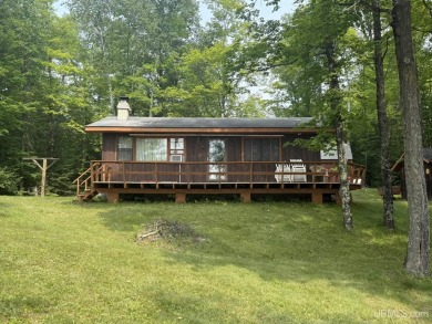 Lake Home Sale Pending in Norway, Michigan