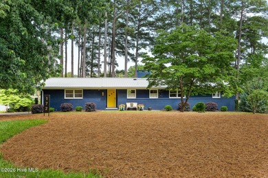 A rare lakefront find! This beautifully updated 3-bedroom - photo 7
