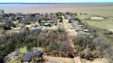 Lake Lot For Sale in Gun Barrel City, Texas