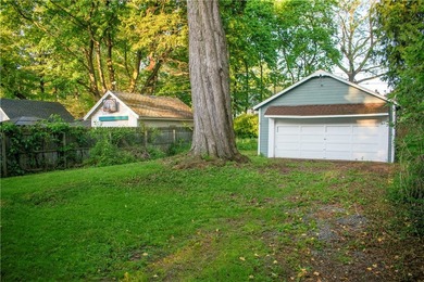 Discover The Charm and Comfort of this Inviting 3 Bedroom 1.5 - photo 2