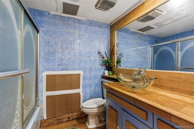 Welcome to 2281 Loring Place North, a spacious two-family home - photo 12