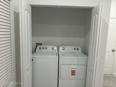 Welcome Home...beautifully maintained townhome offering just - photo 14
