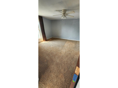 At 300 W Main Street, Syracuse, IN, discover a residential - photo 18