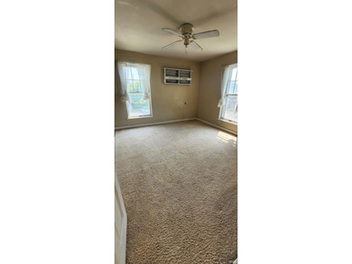 At 300 W Main Street, Syracuse, IN, discover a residential - photo 19