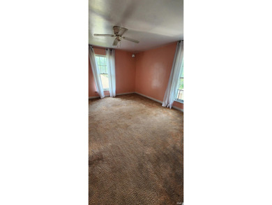 At 300 W Main Street, Syracuse, IN, discover a residential - photo 20