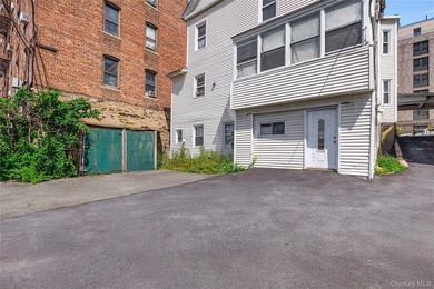 Welcome to 2281 Loring Place North, a spacious two-family home - photo 20