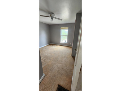 At 300 W Main Street, Syracuse, IN, discover a residential - photo 21