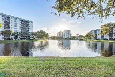 Lake Condo For Sale in Pompano Beach, Florida