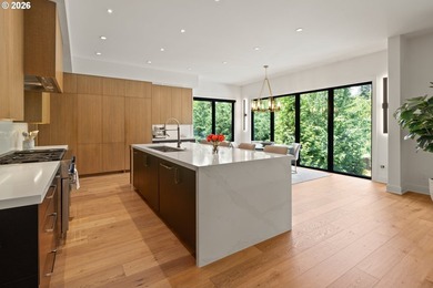 Set in Lake Oswego's coveted Country Club District, this - photo 7