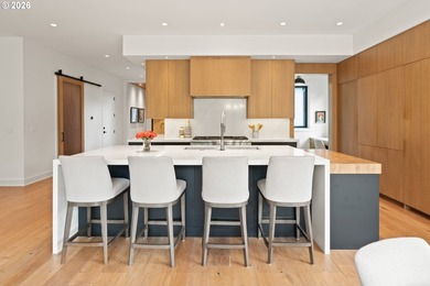 Set in Lake Oswego's coveted Country Club District, this - photo 9