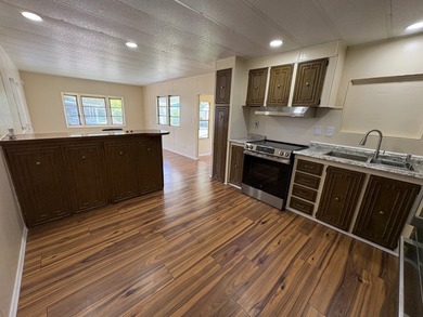 COMPLETLEY REMODELED INSIDE!!! Candlelight Manor offers a - photo 7