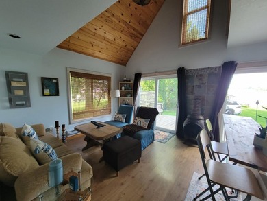 New Price! Waterfront Completely Furnished - Immaculate - photo 17