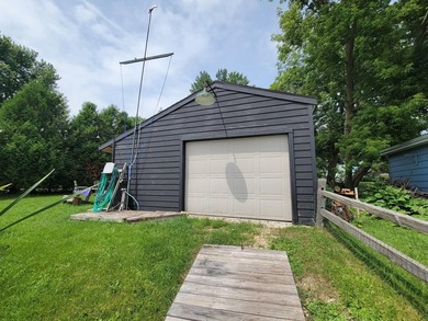 New Price! Waterfront Completely Furnished - Immaculate - photo 32