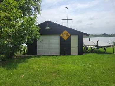 New Price! Waterfront Completely Furnished - Immaculate - photo 40